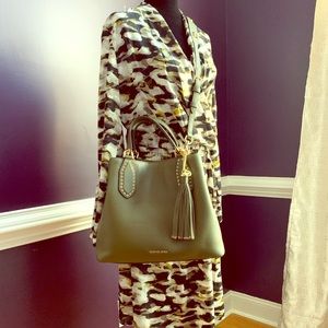 ❣️SOLD❣️Michael Kors Handbag (like new)